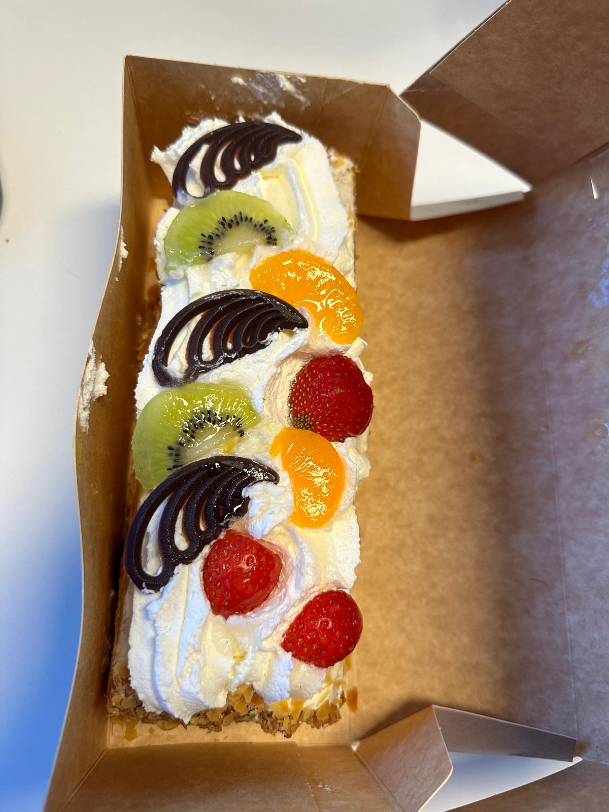 Deze taart heb ik van een klant gekregen